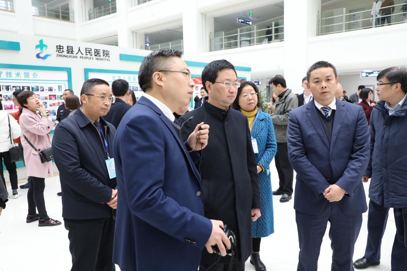 全國醫(yī)改典型經(jīng)驗媒體調(diào)研赴我院現(xiàn)場觀摩