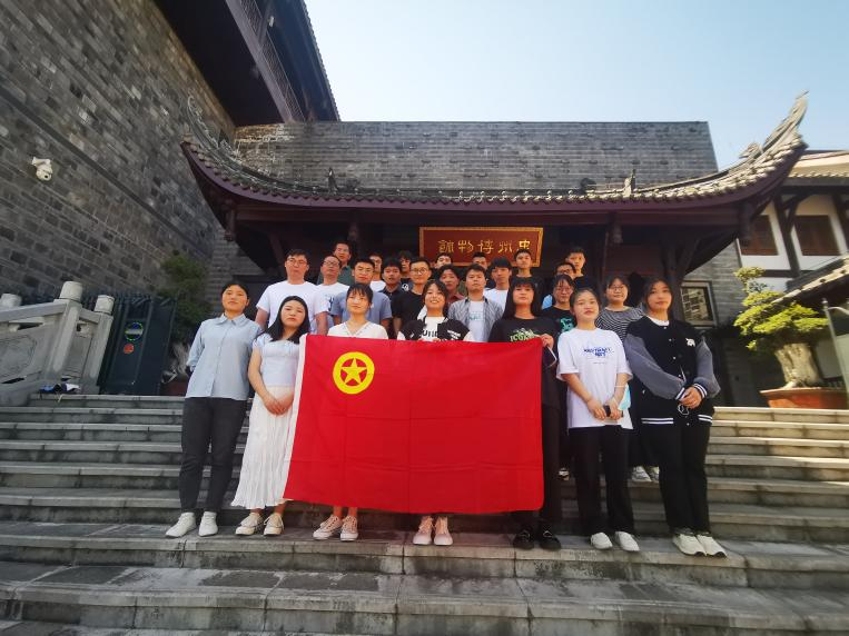 凝聚青春力量  踐行醫(yī)者擔(dān)當(dāng)